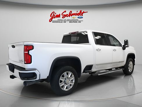 Used 2025 Chevrolet Silverado 2500 High Country AWD/4WD image 6