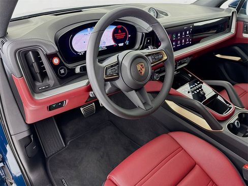 New 2025 Porsche Cayenne S image 4