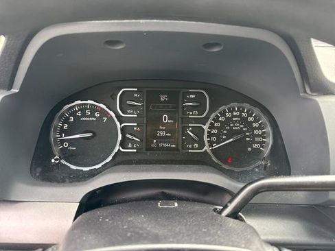 Used 2018 Toyota Tundra SR5 AWD/4WD image 25