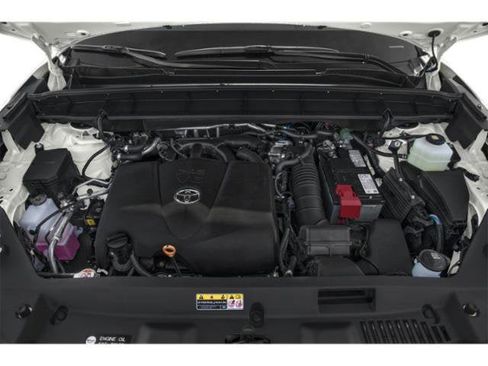 Used 2021 Toyota Highlander XLE AWD/4WD image 12