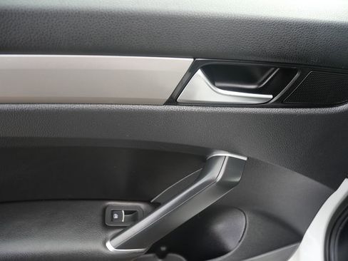 Used 2022 Volkswagen Passat 2.0T SE image 24