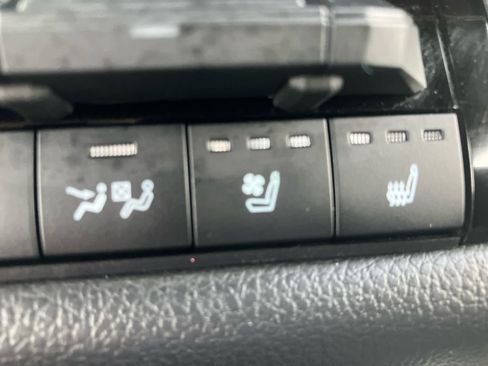 Used 2025 Toyota Sequoia Limited image 31