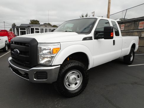 Used 2012 Ford F250 XL w/ PWR Equipment Group AWD/4WD image 5