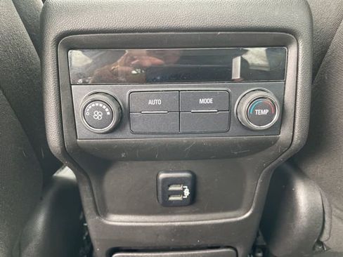 Used 2017 GMC Acadia SLE FWD image 31