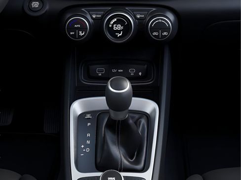 New 2025 Hyundai Venue Limited image 16