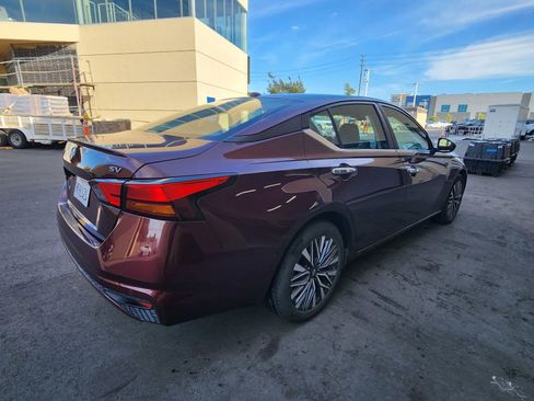 Used 2024 Nissan Altima 2.5 SV FWD image 7