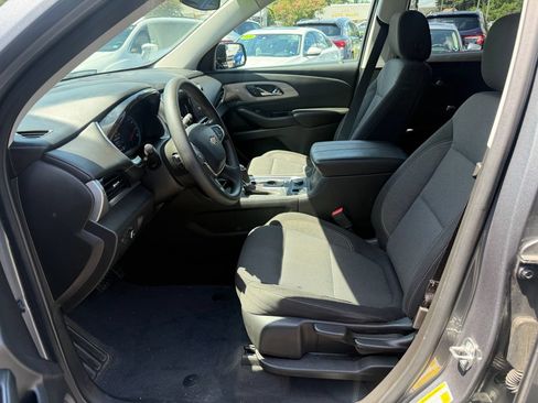Used 2020 Chevrolet Traverse LS FWD image 9