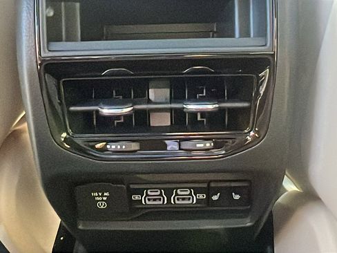 New 2025 Jeep Grand Cherokee Limited w/ Luxury Tech Group II image 21