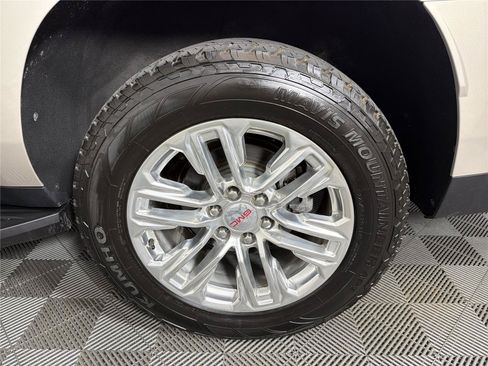 Certified 2021 GMC Yukon XL SLT w/ SLT Luxury Plus Package AWD/4WD image 20