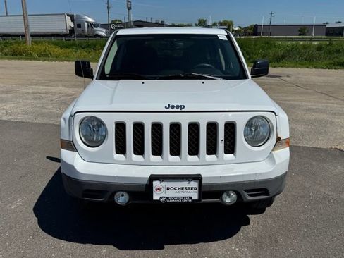 Used 2016 Jeep Patriot Sport w/ Power Value Group AWD/4WD image 29
