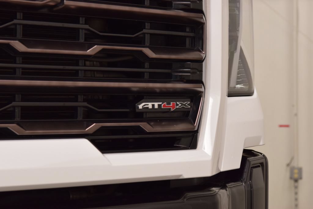 Used 2025 GMC Sierra 2500 AT4X AWD/4WD image 16