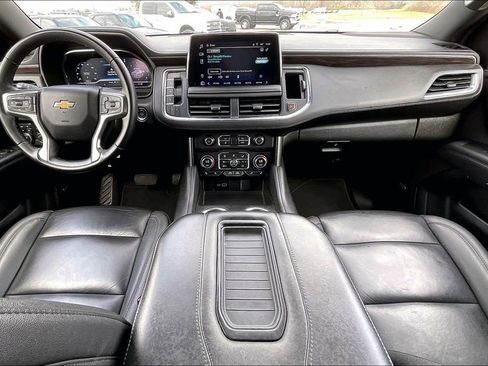 Used 2024 Chevrolet Suburban LT image 7