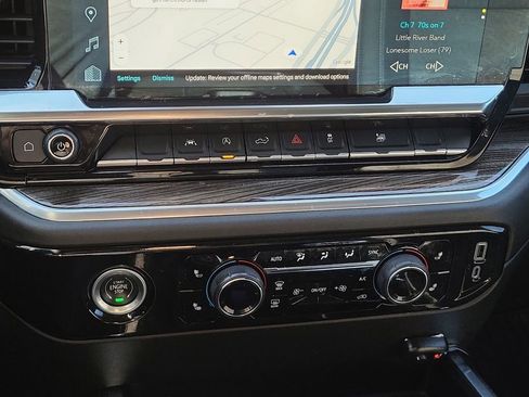 Used 2022 Chevrolet Silverado 1500 RST image 34