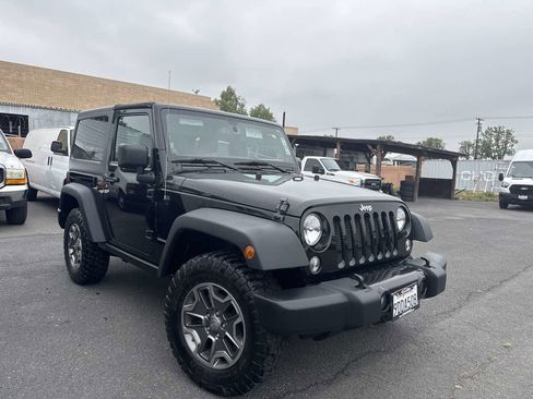 Used 2014 Jeep Wrangler Rubicon w/ Power Convenience Group AWD/4WD image 6