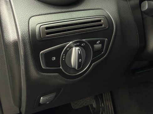 Used 2023 Mercedes-Benz GLC 300 4MATIC Coupe image 9