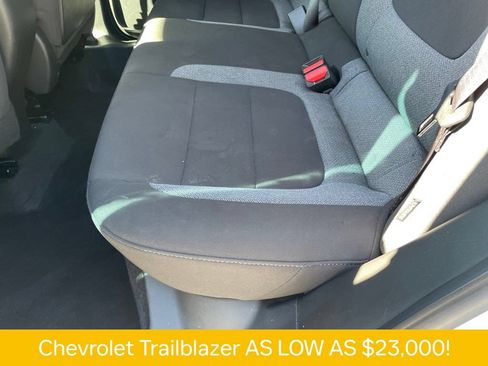 Used 2023 Chevrolet TrailBlazer LT FWD image 35