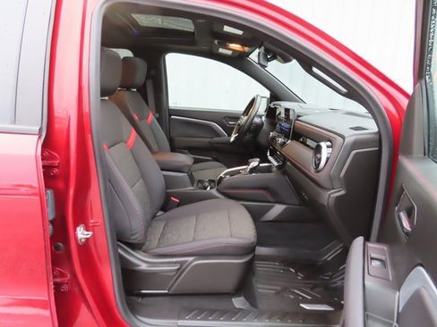 Used 2024 Chevrolet Colorado Z71 w/ Z71 Convenience Package 2 image 26