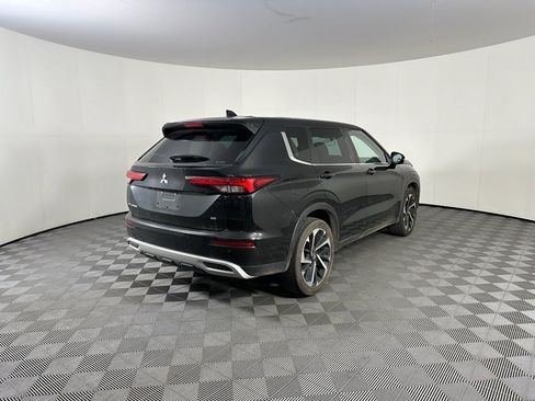 Used 2023 Mitsubishi Outlander SE image 5