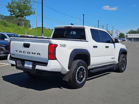 Used 2024 Toyota Tacoma TRD Off-Road w/ TRD Off Road Premium Package AWD/4WD image 7