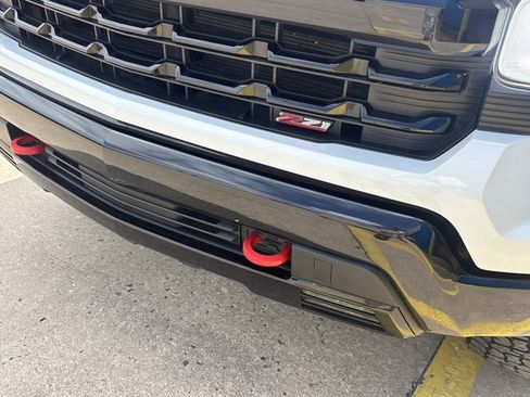 Used 2025 Chevrolet Silverado 1500 LT Trail Boss w/ Convenience Package II AWD/4WD image 11