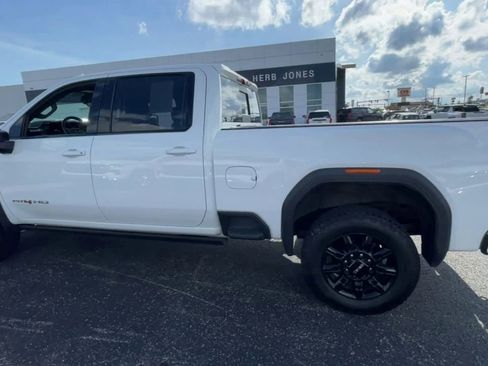 Used 2024 GMC Sierra 2500 AT4 w/ AT4 Premium Plus Package AWD/4WD image 3