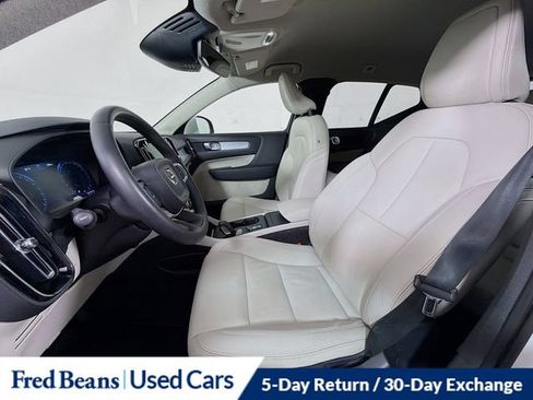 Used 2019 Volvo XC40 T5 Momentum AWD/4WD image 25