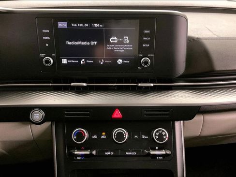 Used 2022 Kia Carnival LX w/ Paint Protection Package FWD image 32