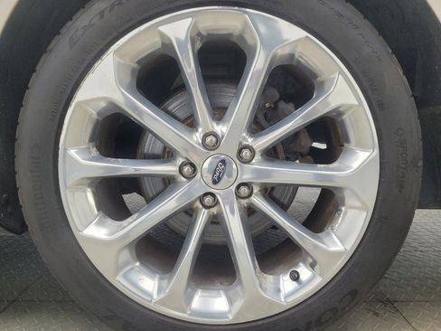 Used 2017 Ford Taurus Limited w/ Driver Assist Package AWD/4WD image 31