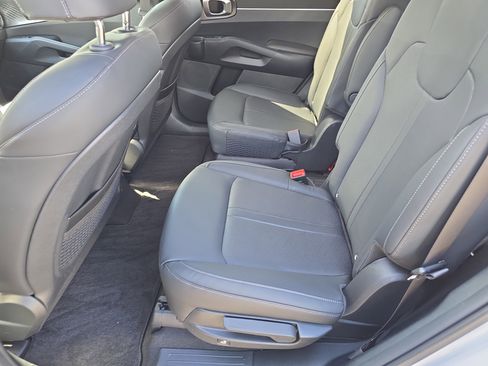 Certified 2023 Kia Sorento EX image 17