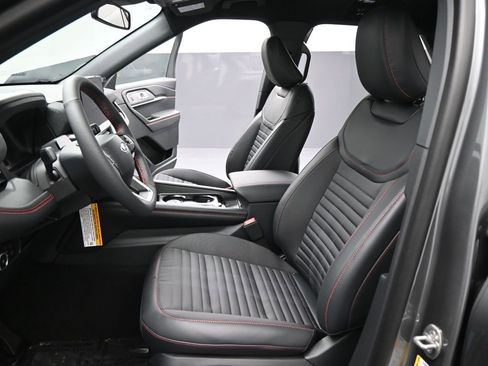 New 2026 Ford Explorer ST-Line w/ ST-Line Street Pack image 9