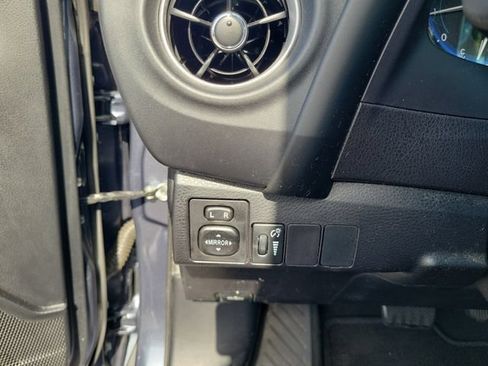 Used 2018 Toyota Corolla SE FWD image 33