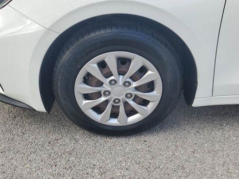 Used 2020 Kia Forte Sedan image 5