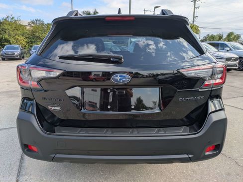 Certified 2025 Subaru Outback Onyx Edition w/ Popular Package #2 image 5