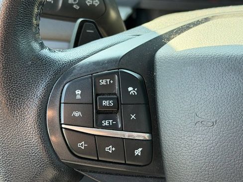 Used 2020 Ford Explorer XLT w/ Equipment Group 202A RWD image 16