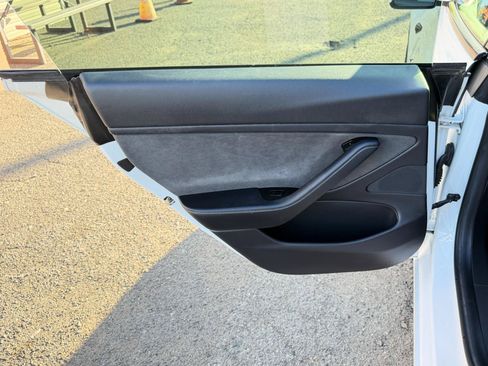 Used 2018 Tesla Model 3 Long Range AWD/4WD image 28