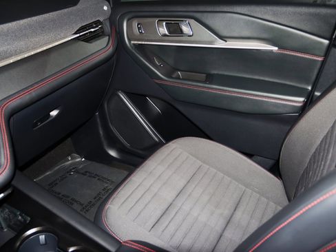 Used 2025 Ford Explorer ST-Line w/ Premium Package image 49