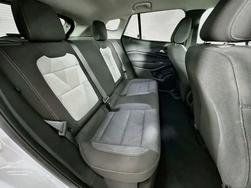 Used 2024 Chevrolet Trax LS w/ LS Convenience Package FWD image 29
