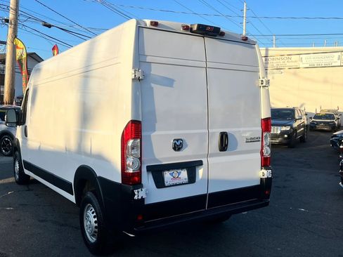 Used 2024 RAM ProMaster 2500 w/ Convenience Group image 5