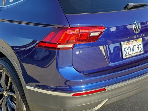 Used 2022 Volkswagen Tiguan SE image 38