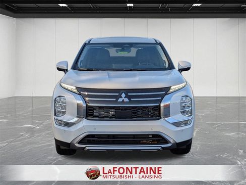 New 2026 Mitsubishi Outlander SE image 8