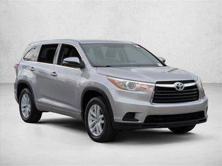 Used 2016 Toyota Highlander LE video 3