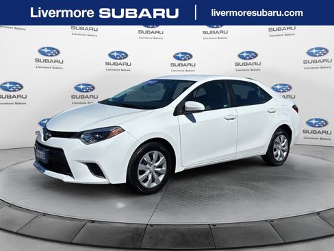 Used 2015 Toyota Corolla LE FWD image 1