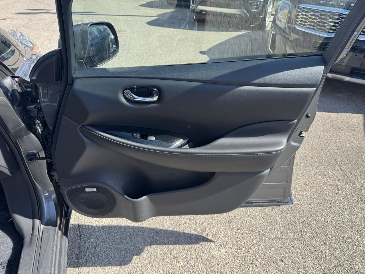Used 2016 Nissan Leaf SL w/ Premium Package FWD image 17