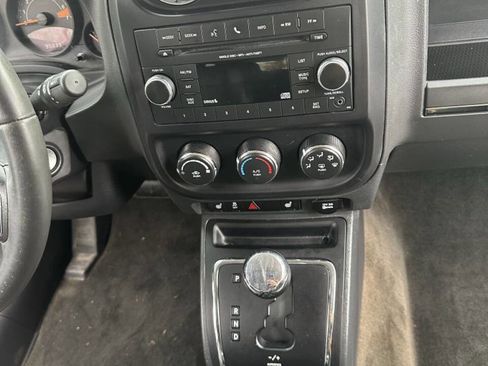 Used 2015 Jeep Patriot High Altitude image 8