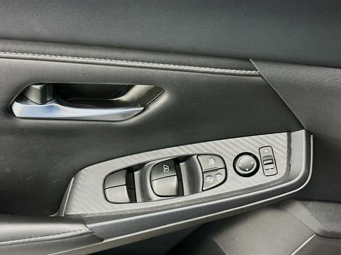 Used 2025 Nissan Sentra SV image 15