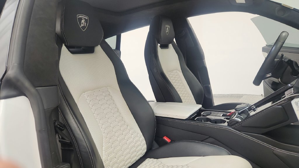 Used 2019 Lamborghini Urus AWD/4WD image 39