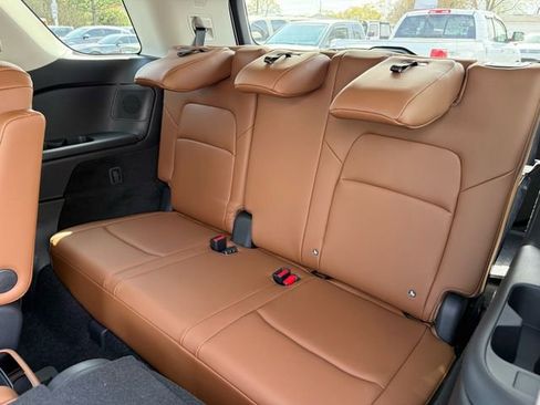 New 2026 Nissan Pathfinder Platinum FWD image 11