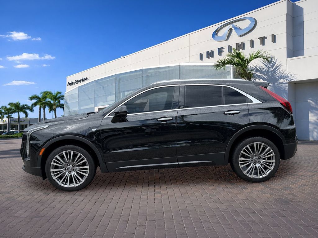 Used 2024 Cadillac XT4 Premium Luxury FWD image 4