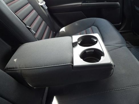 Used 2016 Ford Fusion SE w/ Equipment Group 201A FWD image 12