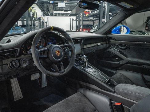 Used 2018 Porsche 911 GT2 RS RWD image 12